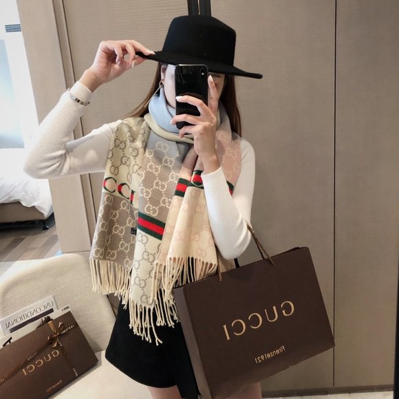 💎✨AUTHENTIC✨💎Gucci scarf - Picture 5 of 8